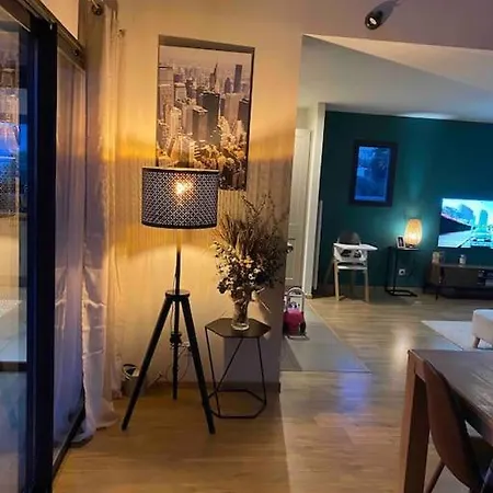 Villa Avec Piscine Dans Le Sud De La France *