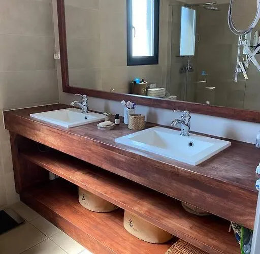 Avec Piscine Dans Le Sud De La France Βίλα